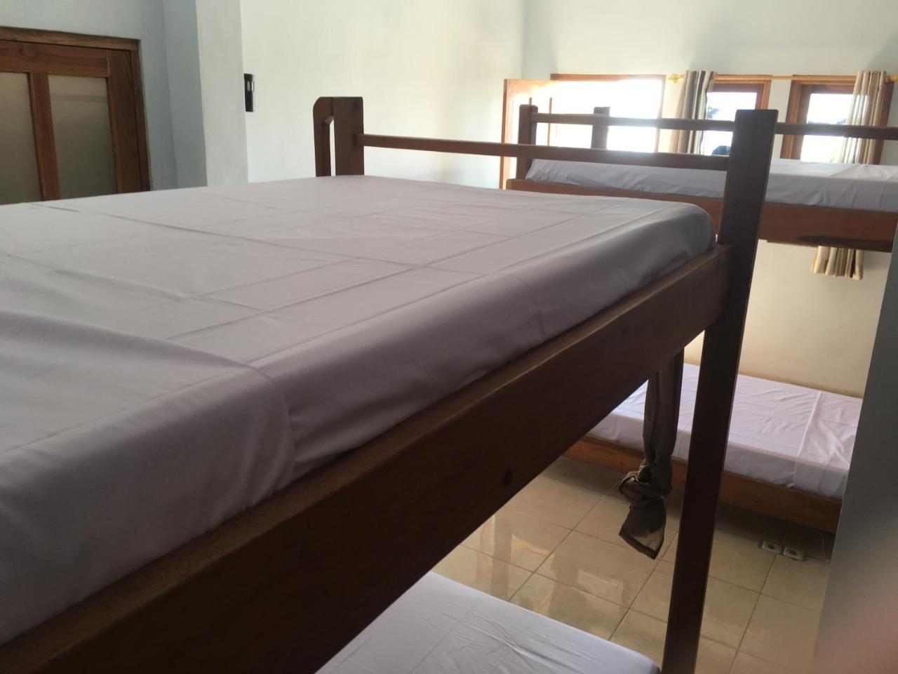 Bajo Sunset Hostel Labuan Bajo Ngoại thất bức ảnh