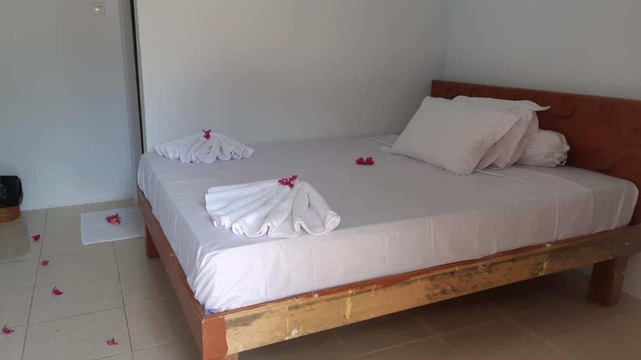 Bajo Sunset Hostel Labuan Bajo Ngoại thất bức ảnh
