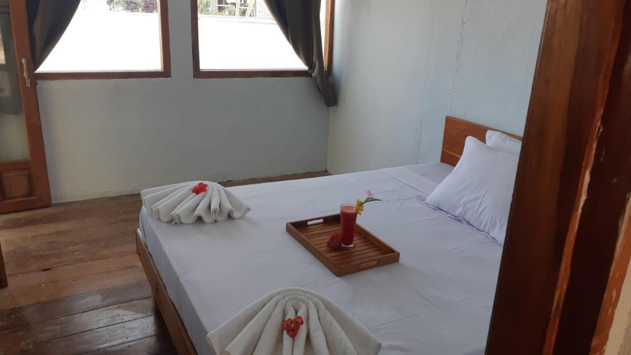 Bajo Sunset Hostel Labuan Bajo Ngoại thất bức ảnh